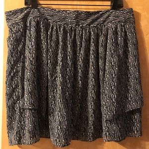 The GAP printed skirt with zipper and pockets